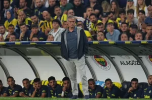 Phân tích áp lực đối với Mourinho